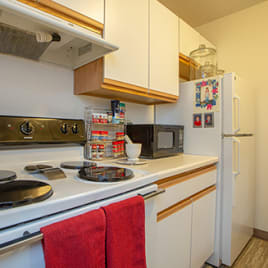 Kitchen at Eddins Estates Apartments, Tuscaloosa, AL, 35453