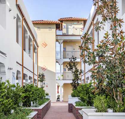 Le Blanc walkway and landscape in Canoga Park, CA