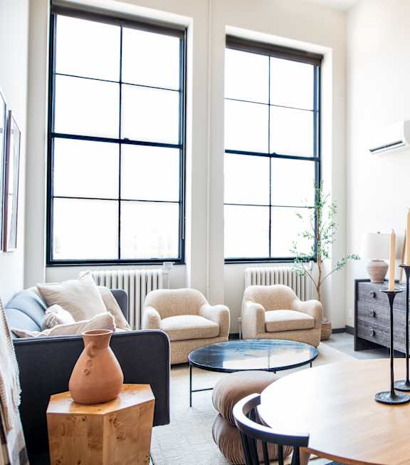 Spacious Living Area at The 55 Elm Club, Hartford