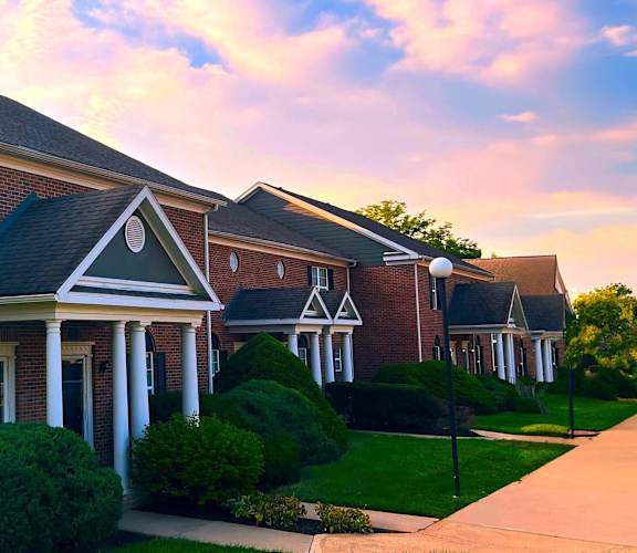 Coach House Apartment Homesat Coach House Apartments, Kansas City, 64131