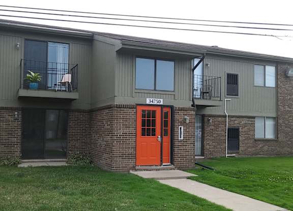 Updated apartments in Farmington, Michigan