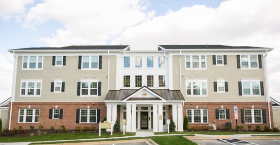 exterior of VistaView apartments entrance in Frederick, MD