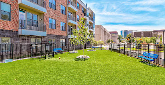 courtyard with grass and benches at The View at Old City, Philadelphia