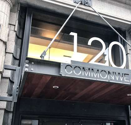 1201 Chestnut St Commonwealth Apartments Entrance