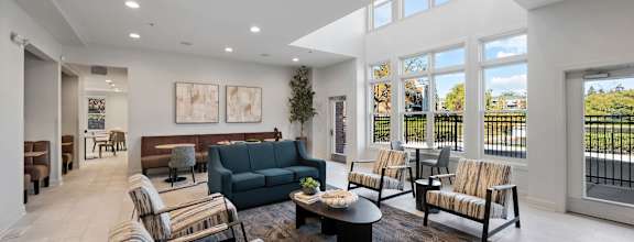 Clubhouse Living Area at Versailles on the Lakes Schaumburg Apartments, Schaumburg, IL, 60173