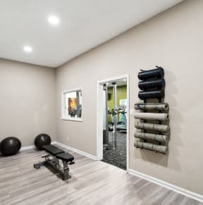 the gym at the preserve at polk apartments