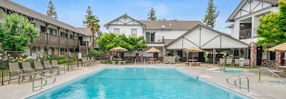 Swimming Pool at Scottsmen Apartments, California, 93612
