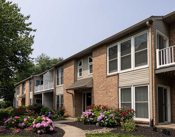 Exterior Porch at Brookfield Apartments, Pennsylvania, 18062