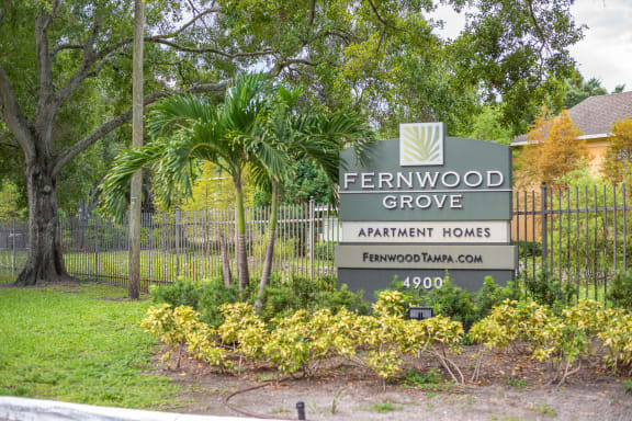 Entrance at Fernwood Grove Apartments, Tampa, 33614