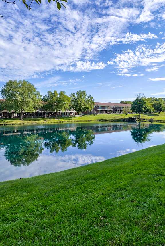 Serene landscape at Meridian Court South, Indianapolis, Indiana