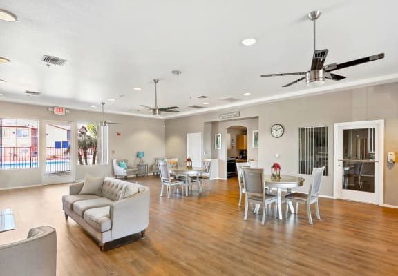 the preserve at ballantyne commons community living room and dining area