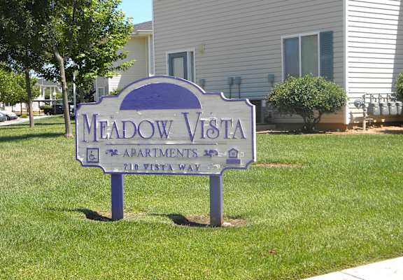 Meadow Vista monument sign