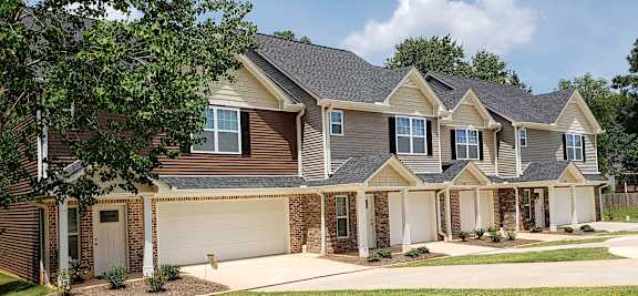 Woodland Springs Townhomes | Two & Three Bedroom Townhomes