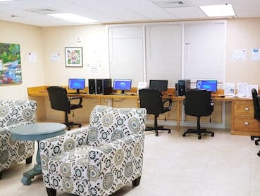 computer stations with internet access at B'nai B'rith I, II, & III apartments in deerfield beach