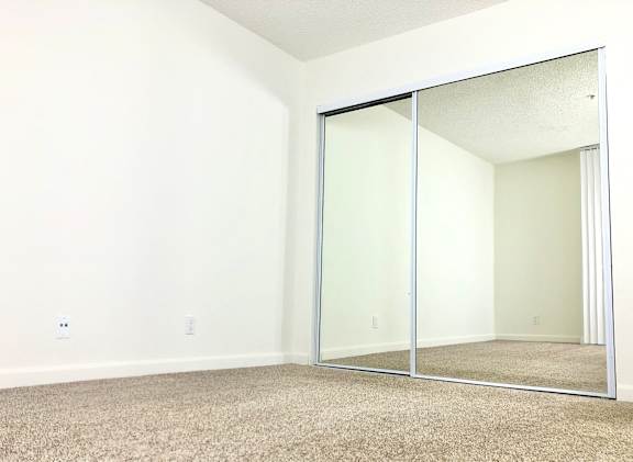1bd/1ba 1853 Whitley Ave Apt 115