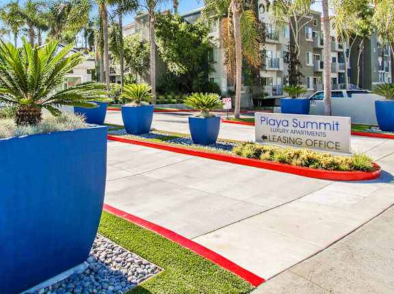 Leasing Center Exterior at Playa Summit, California, 90045