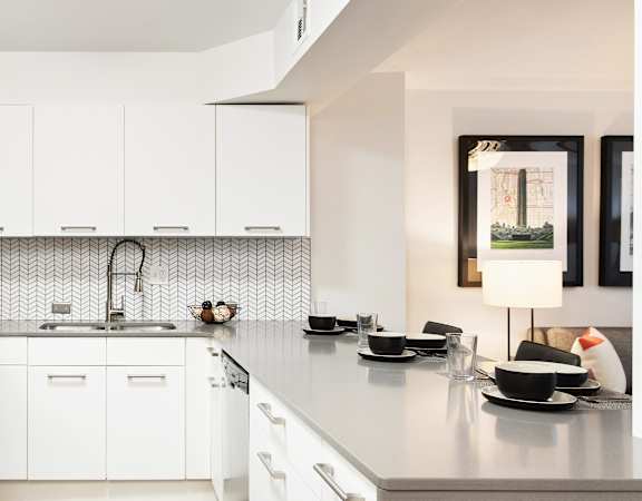 910 Penn - Modern upgrades available