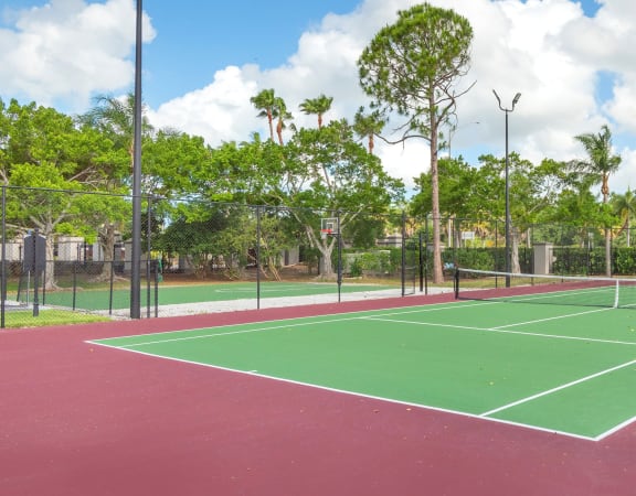 La Costa Apartments tennis court