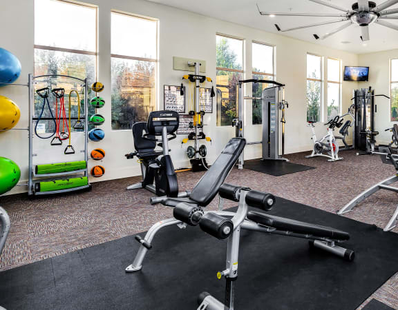 Quinn Crossing Apartments in Vacaville, CA near I-80