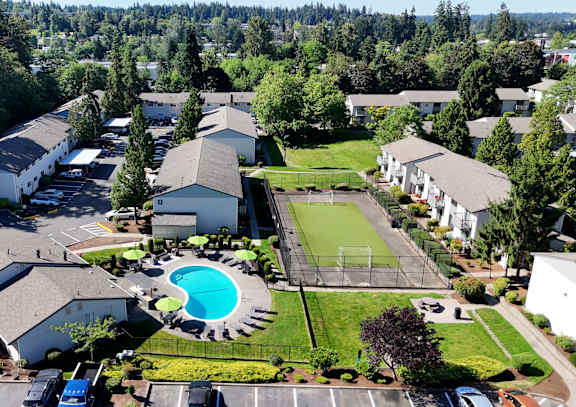Pool With Grill Station at Pinewood Square Apartment Homes, Lynnwood, WA, 98036