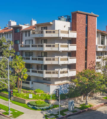 Exterior corner view of an apartment building