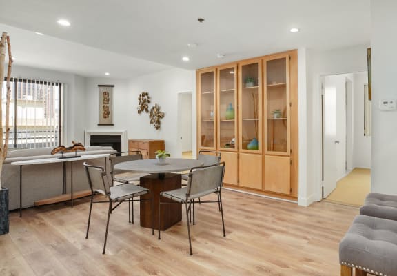 Midvale Court Apartments in Los Angeles CA