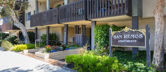 the sign in front of the san remo apartments building