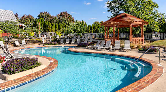 Resort Style Swimming Pool at The Farms, Columbus, OH