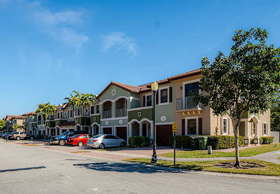 Venice At Crystal Lake Apartments