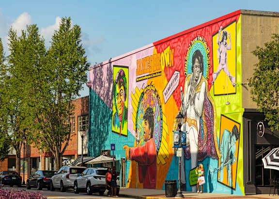 A mural on a building with the word "HipHop" written on it.