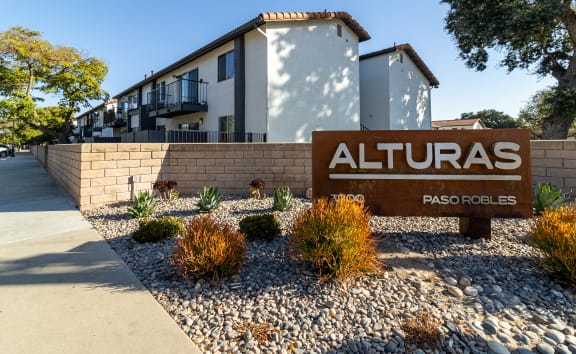 Alturas Paso Outside Sign at Alturas Paso Robles Apartment Homes, Paso Robles California