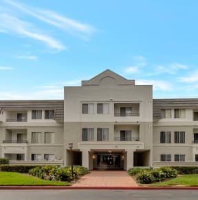 Apartments in La Jolla San Diego Nobel Court