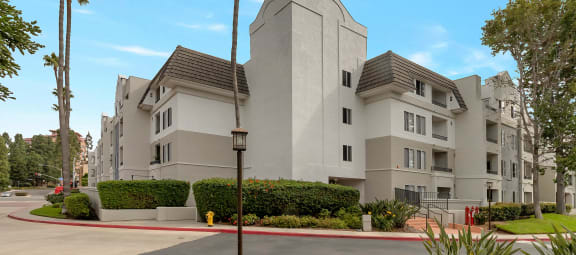 Apartments in La Jolla San Diego Nobel Court