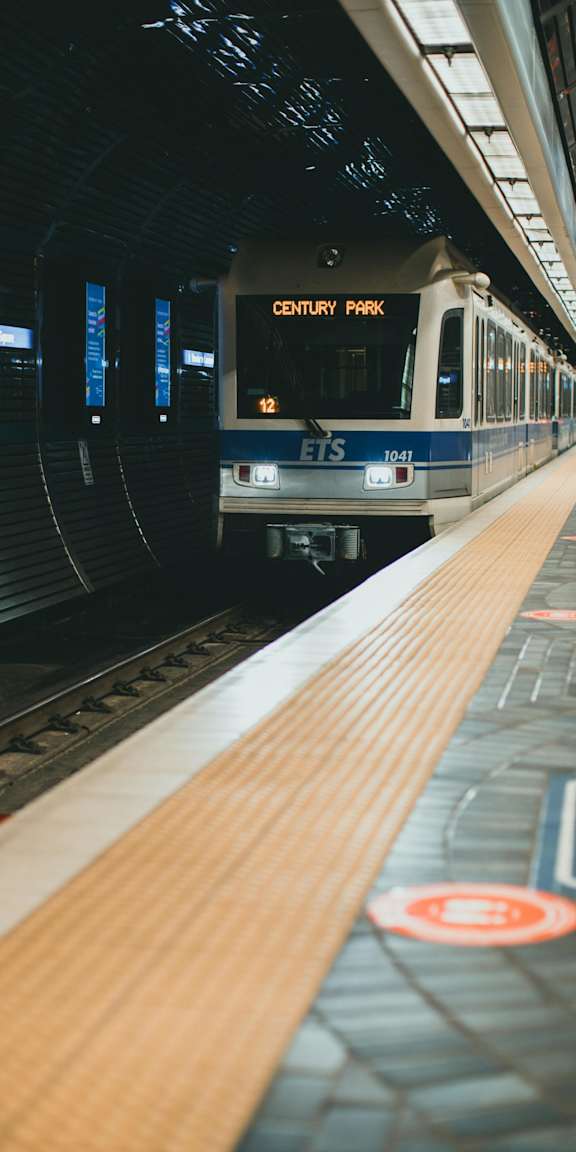 A train with the words Edmonton Transit Service on the side.