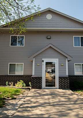 Exterior View at Peach Tree Apartments, Iowa
