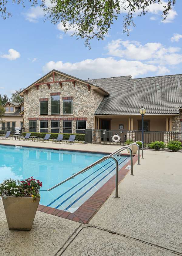 Nolen Grand Apartments 2 of 8