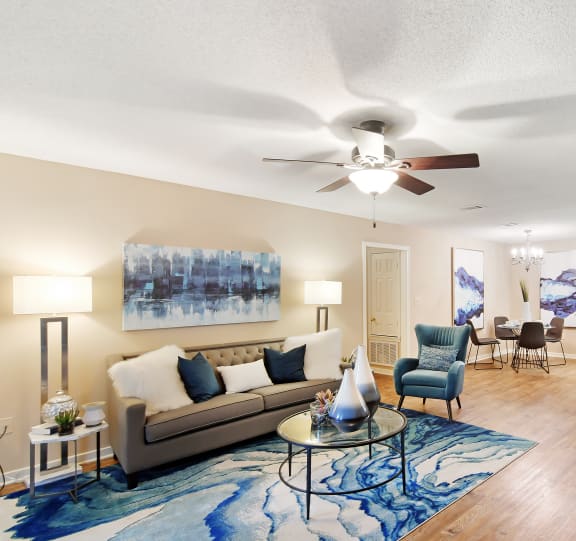 Spacious Living Room at Lexington Pointe Apartment Homes, Oxford, Mississippi