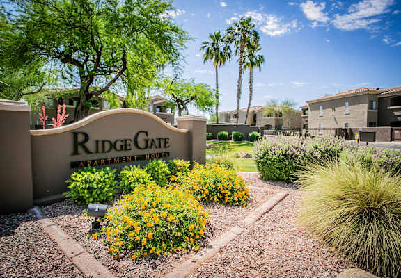 the entrance to ridge care apartments in palm springs