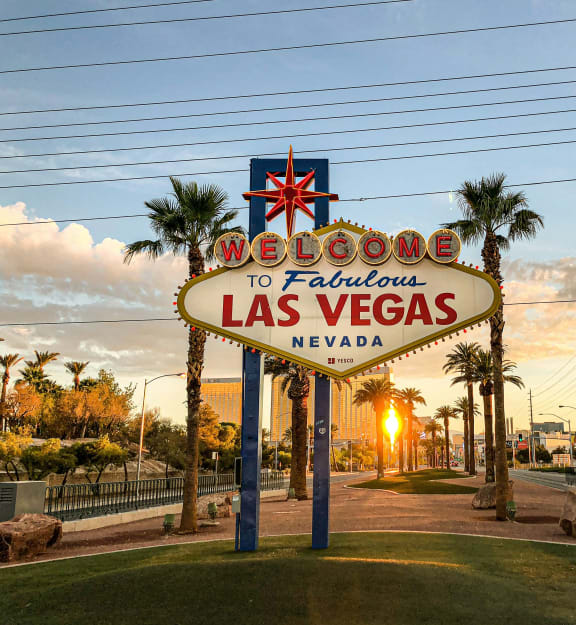 the welcome to fabulous sign at sunset