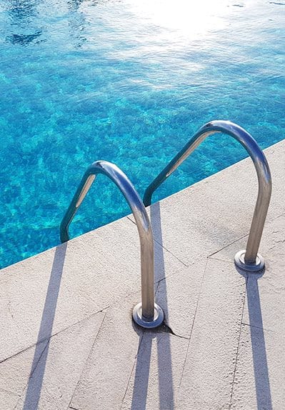 Del Vista Apartments Pool