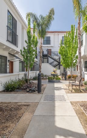 Courtyard seating at THE ANGELINO, Sacramento California
