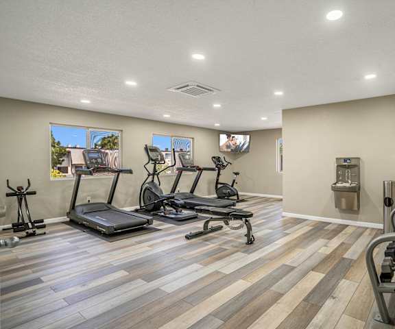 the gym at the preserve at polk apartments