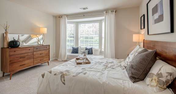 Gorgeous Bedroom at Cascades Overlook, Sterling, VA