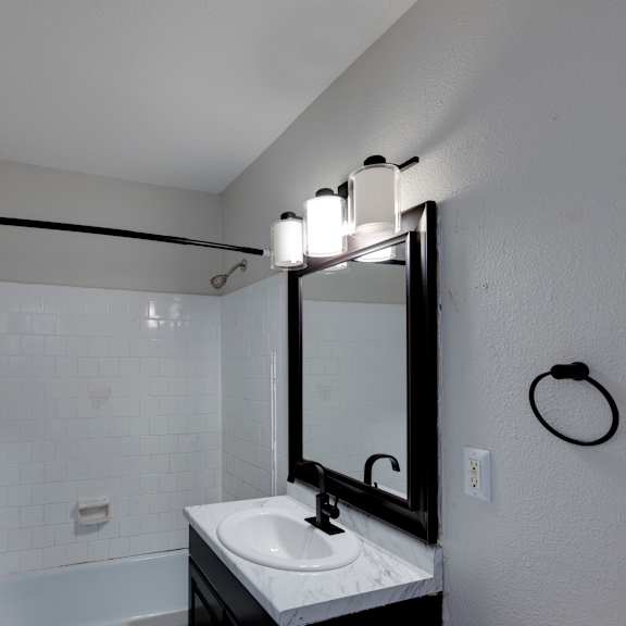 Luxurious Bathroom at Savan Pointe, Savannah, Georgia
