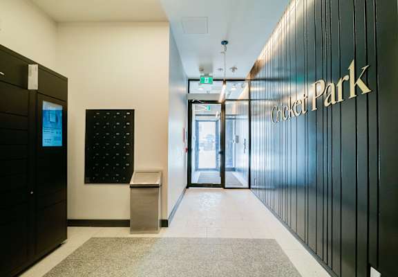 A hallway with a sign that says Chickei Park.