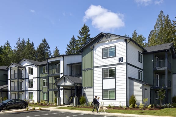 bremerton apartments clubhouse fireplace living