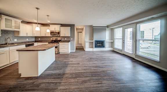 Pine Lane Estates Apartments in Lansing | Living room n apartment