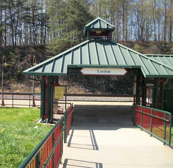 Outdoor Courtyard with Seating Areas at The Cosmopolitan at Lorton Station in Lorton, VA