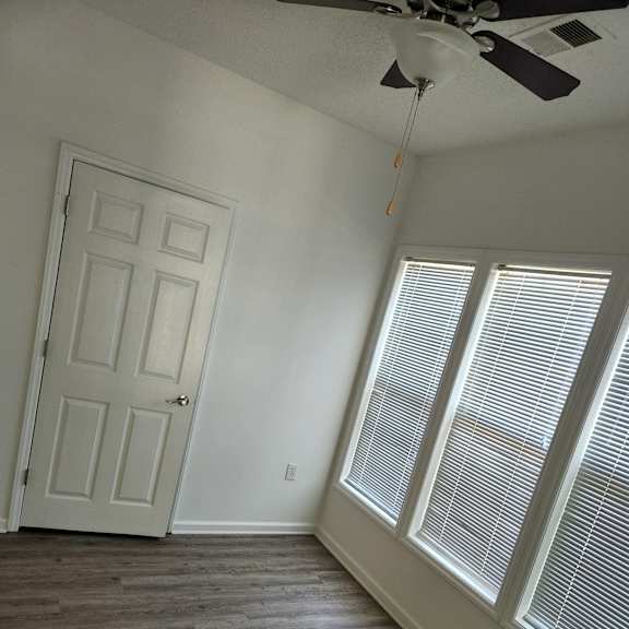 1 Bedroom Home Office Room