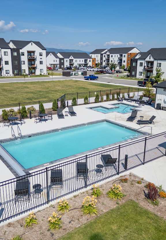 Swimming Pool at Silverbrook Apartments, Kalispell, Montana 59901